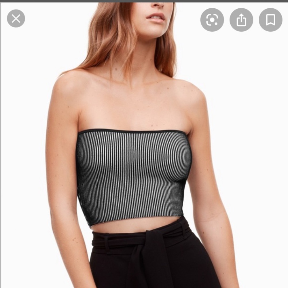 Aritzia Black and white cropped top